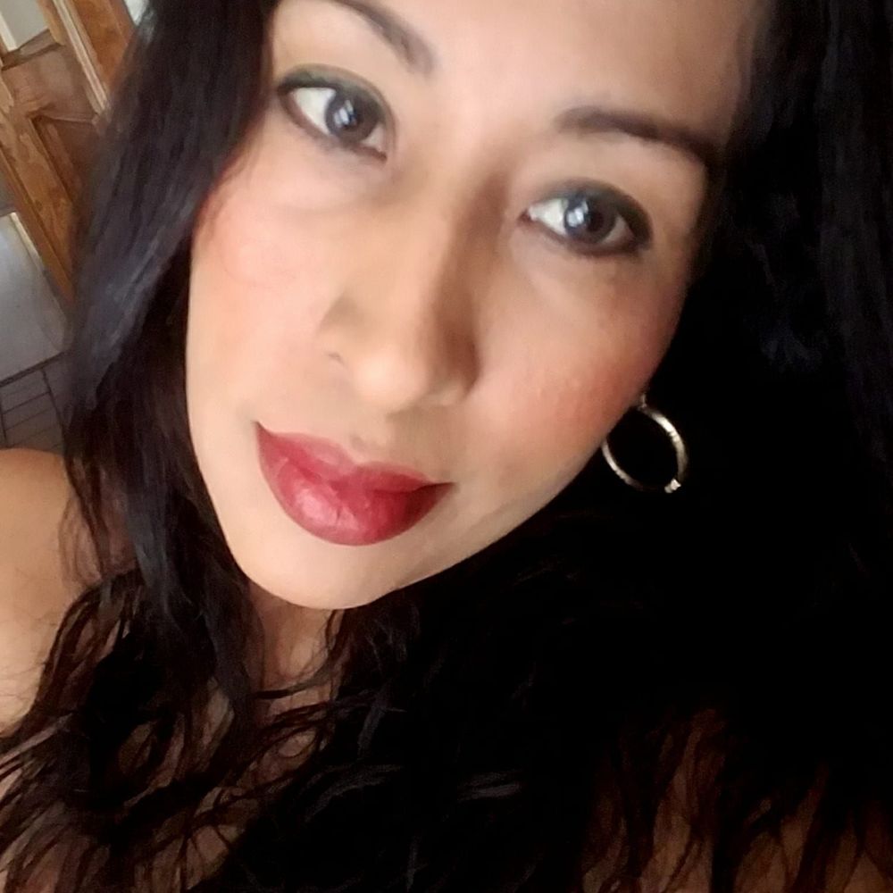 Meet your Posher, Nivia